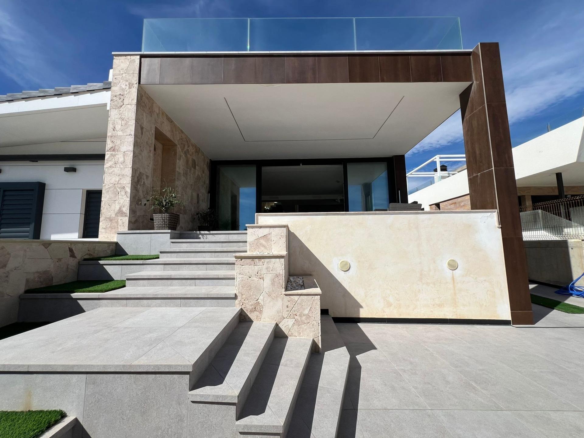 5-Bedroom Villa in Torrevieja - Image 2