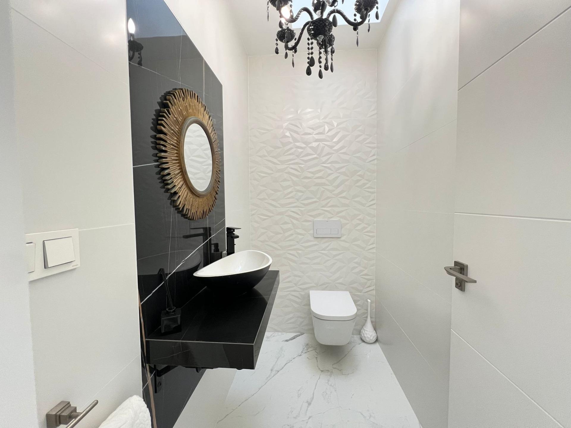 5-Bedroom Villa in Torrevieja - Image 25