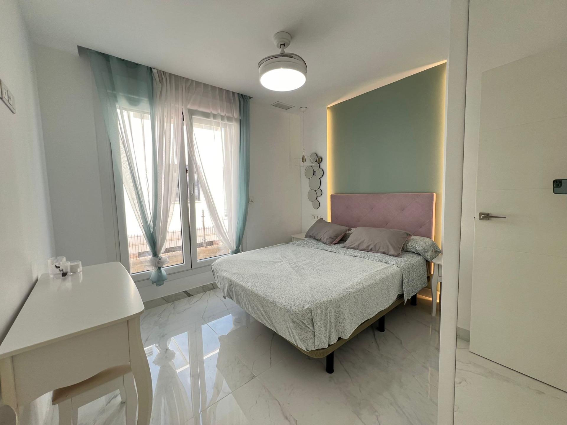 5-Bedroom Villa in Torrevieja - Image 26