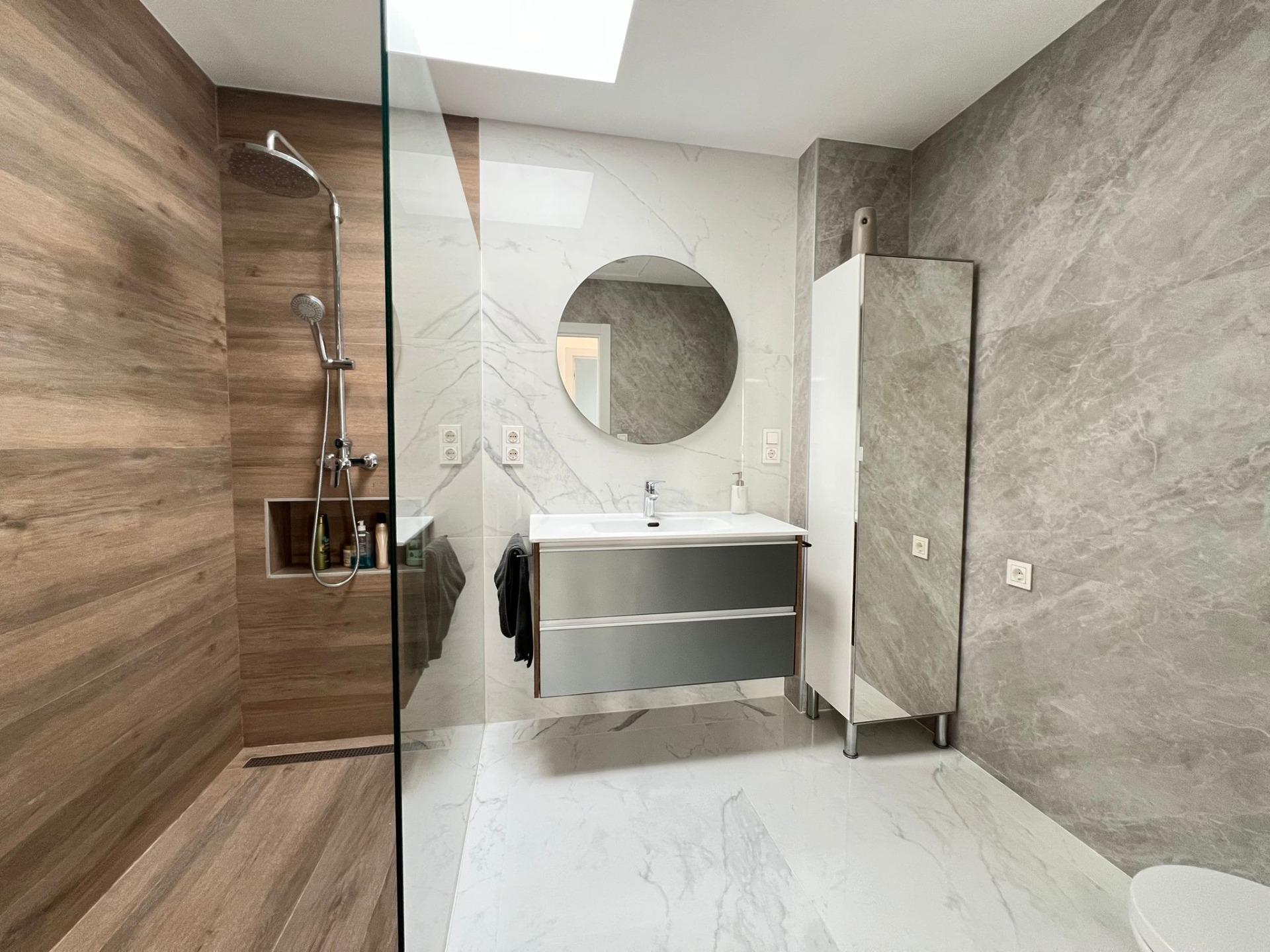 5-Bedroom Villa in Torrevieja - Image 27