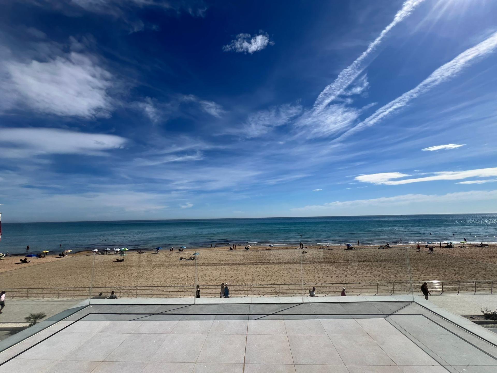 5-Bedroom Villa in Torrevieja - Image 30