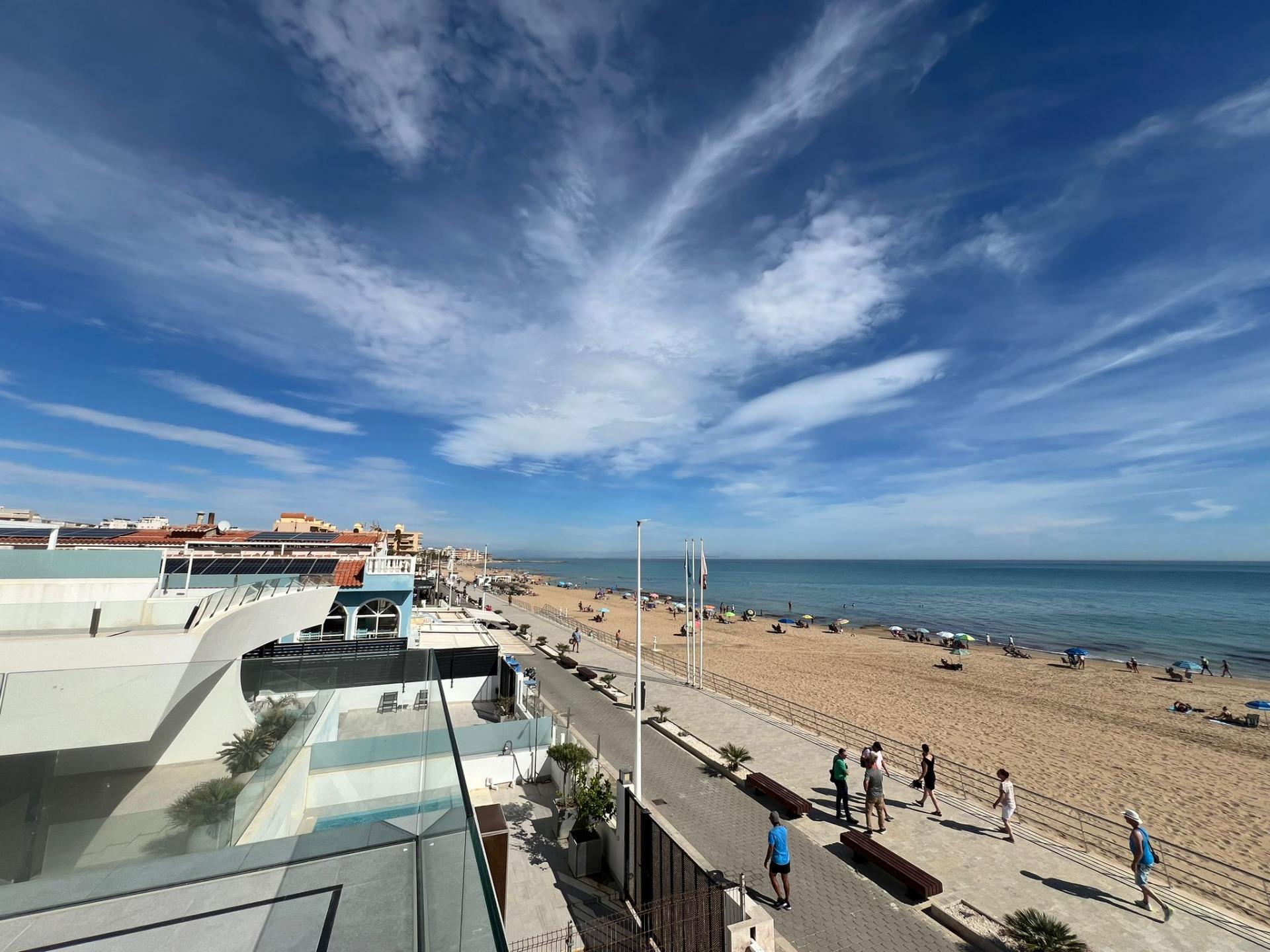 5-Bedroom Villa in Torrevieja - Image 37