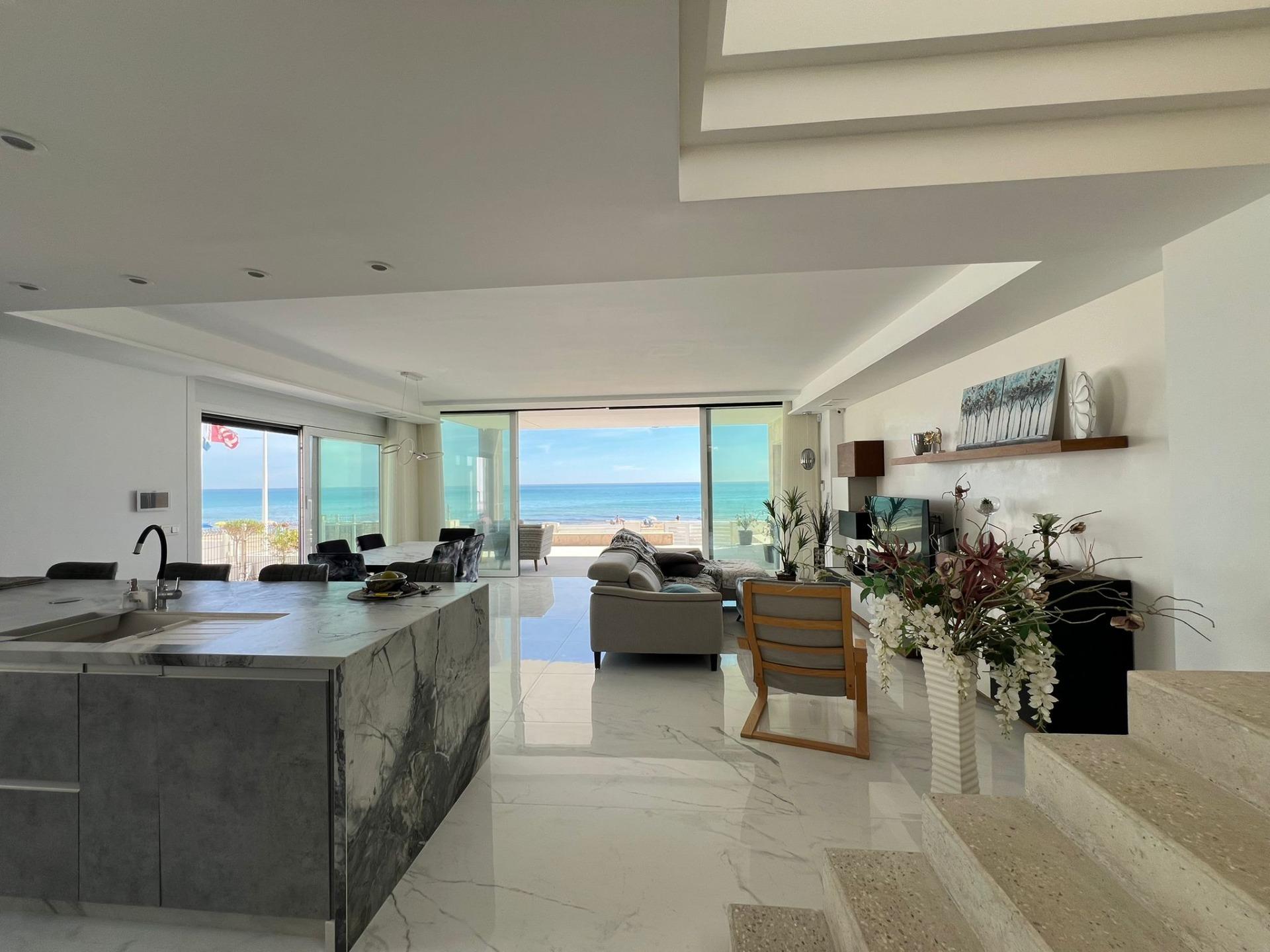 5-Bedroom Villa in Torrevieja - Image 8