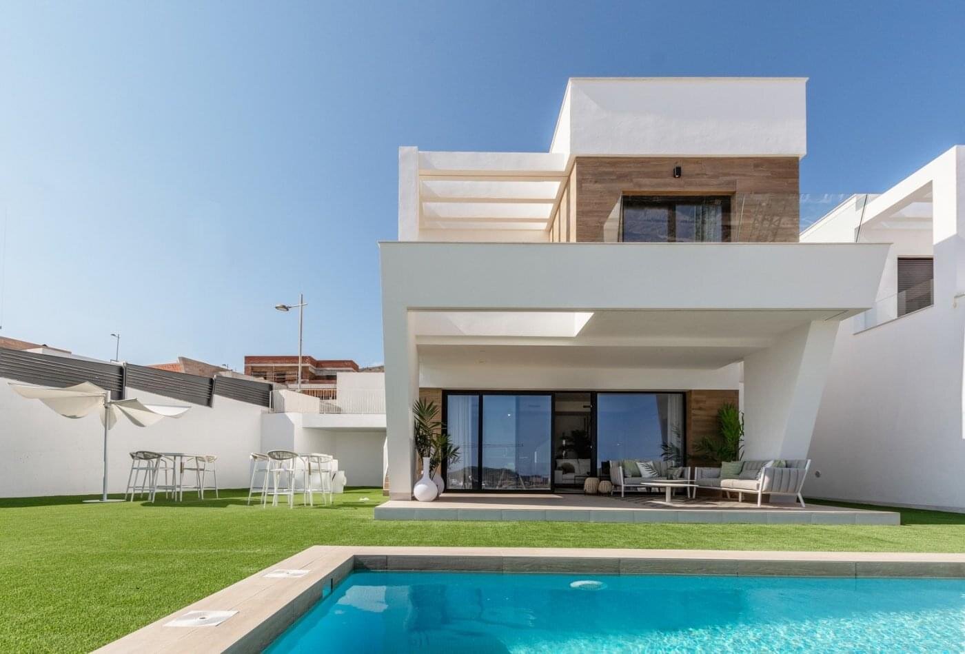 5-Bedroom Detached House in Finestrat - Image 1