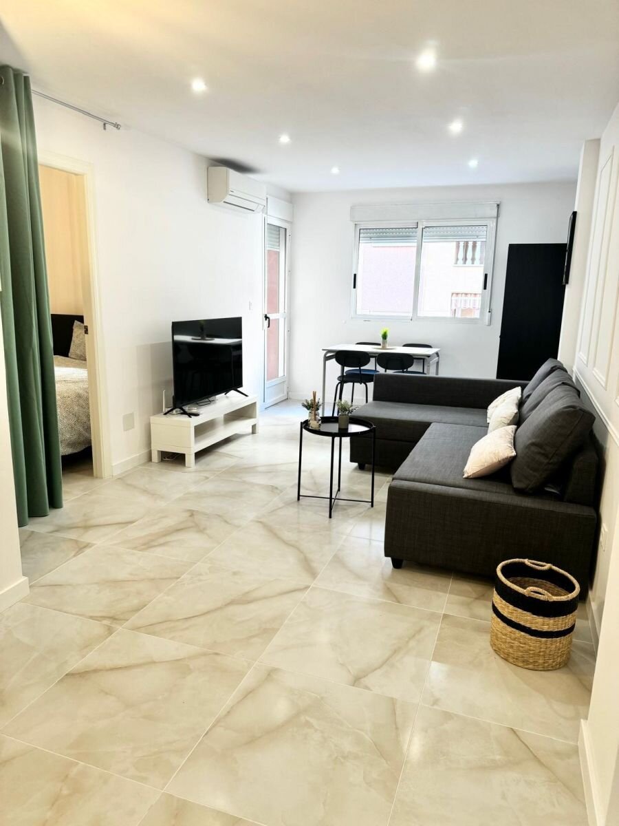 2-Bedroom Apartment in Centro, Torrevieja - Image 1