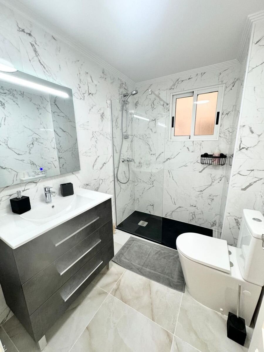 2-Bedroom Apartment in Centro, Torrevieja - Image 14