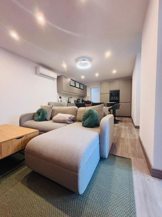 4-Bedroom House in San Miguel de Salinas - Image 2