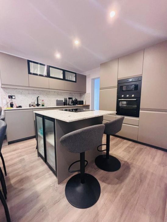 4-Bedroom House in San Miguel de Salinas - Image 6