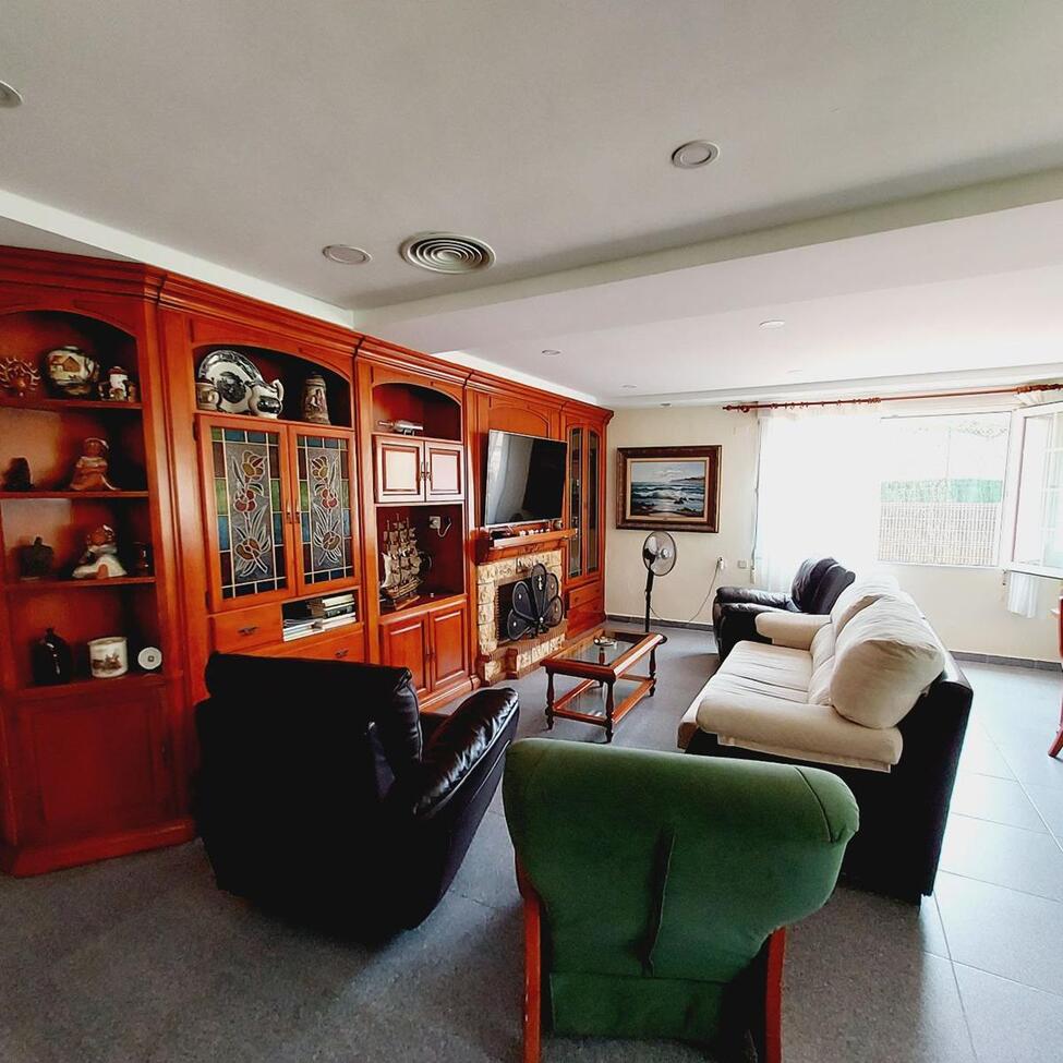 7-Bedroom Villa in Lomas de Cabo Roig, Orihuela Costa - Image 12