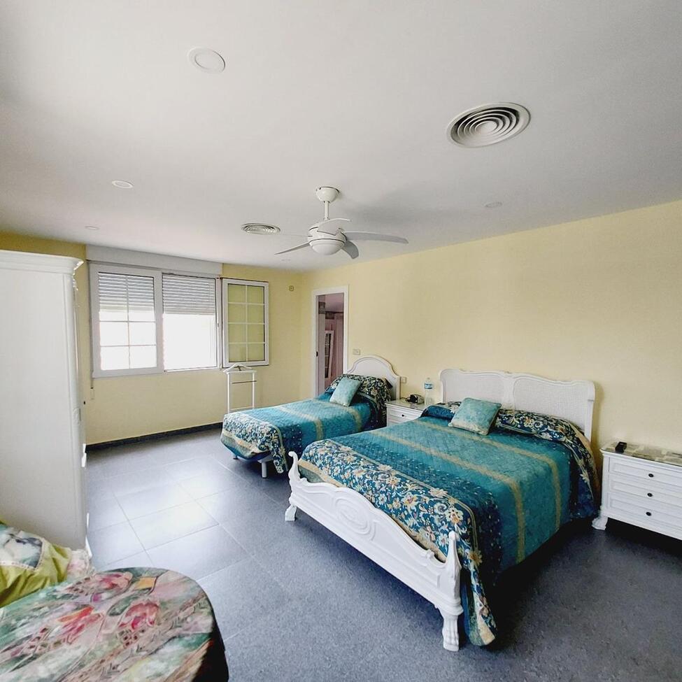 7-Bedroom Villa in Lomas de Cabo Roig, Orihuela Costa - Image 26