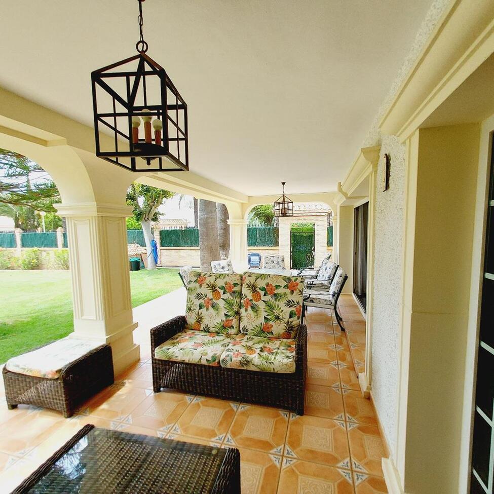 7-Bedroom Villa in Lomas de Cabo Roig, Orihuela Costa - Image 9