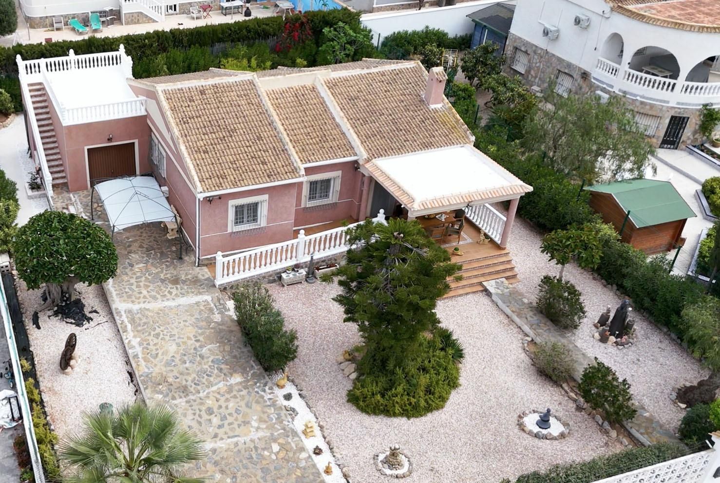 4-Bedroom Villa in Torrevieja - Image 2