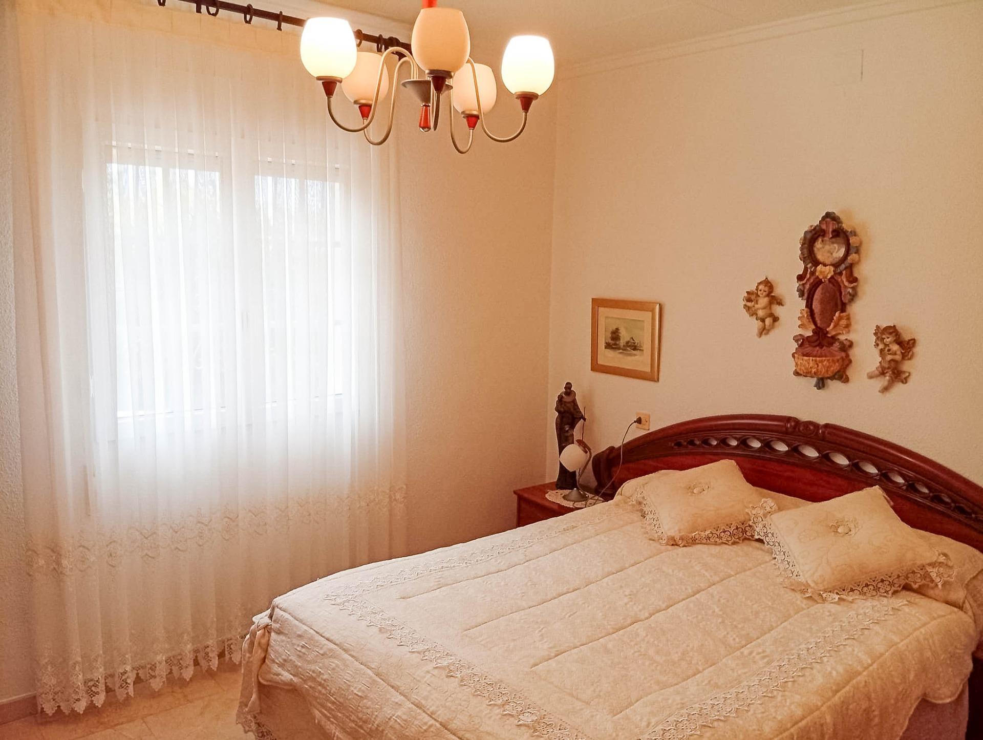 4-Bedroom Villa in Torrevieja - Image 21