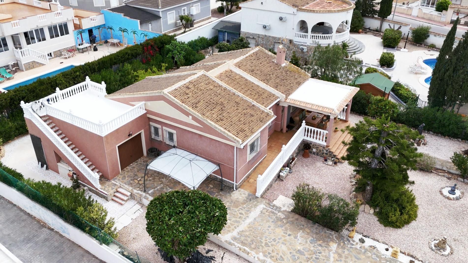 4-Bedroom Villa in Torrevieja - Image 34