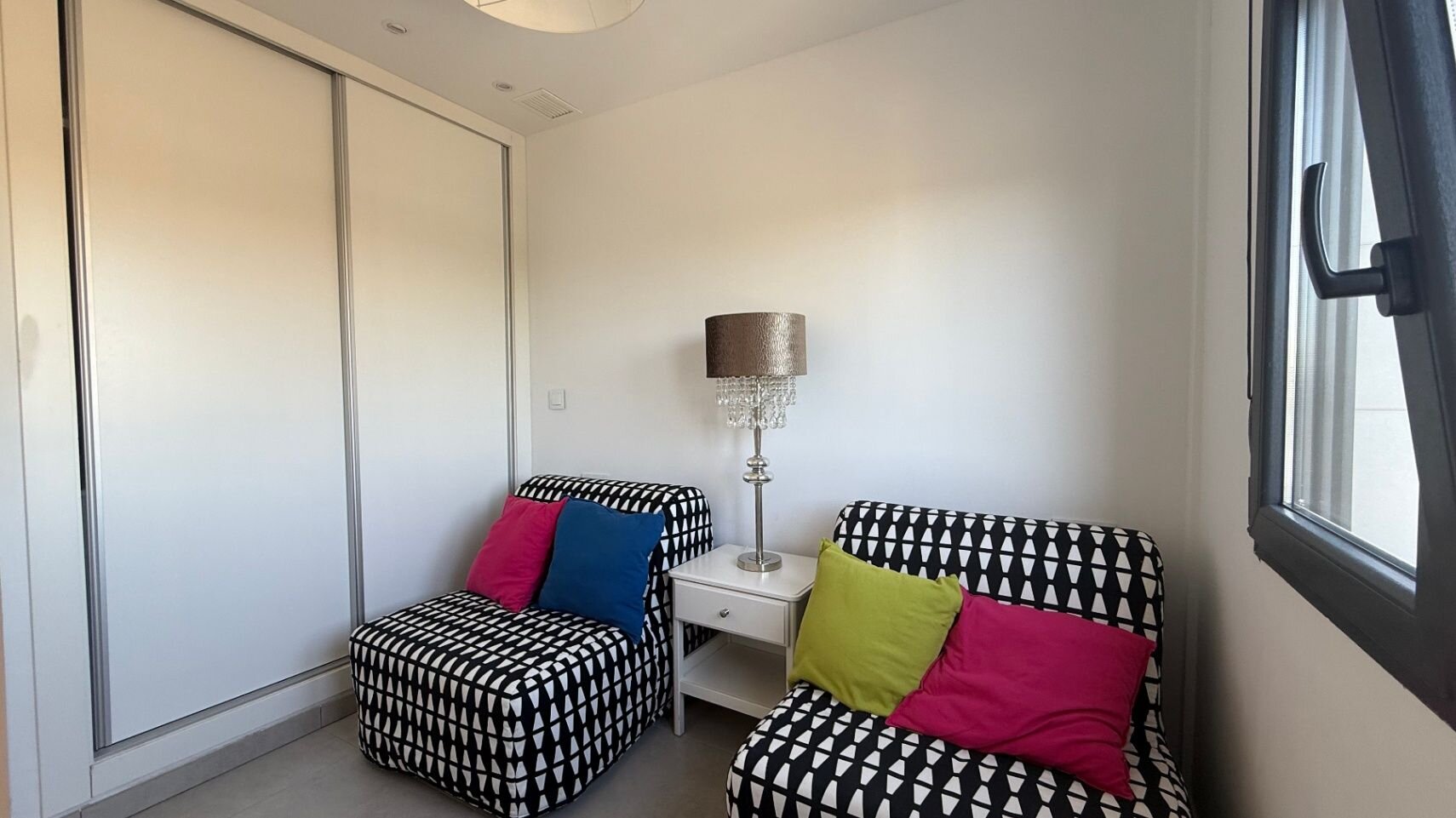 2-Bedroom Penthouse in Zona Pueblo, Pilar de la Horadada - Image 9