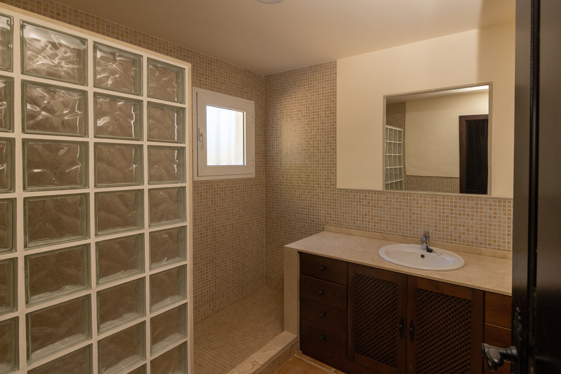 3-Bedroom Detached House in Fuente Alamo - Image 21