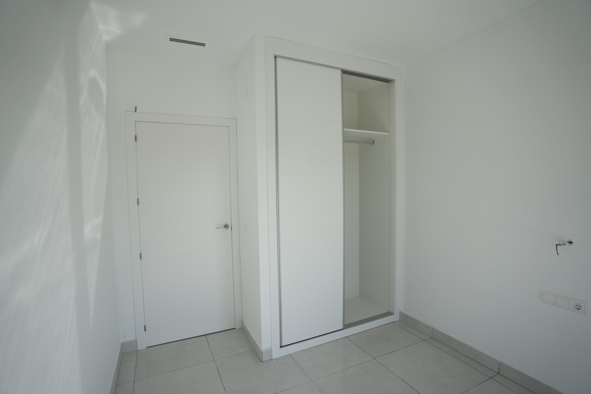 3-Bedroom Detached House in Polop - Image 18