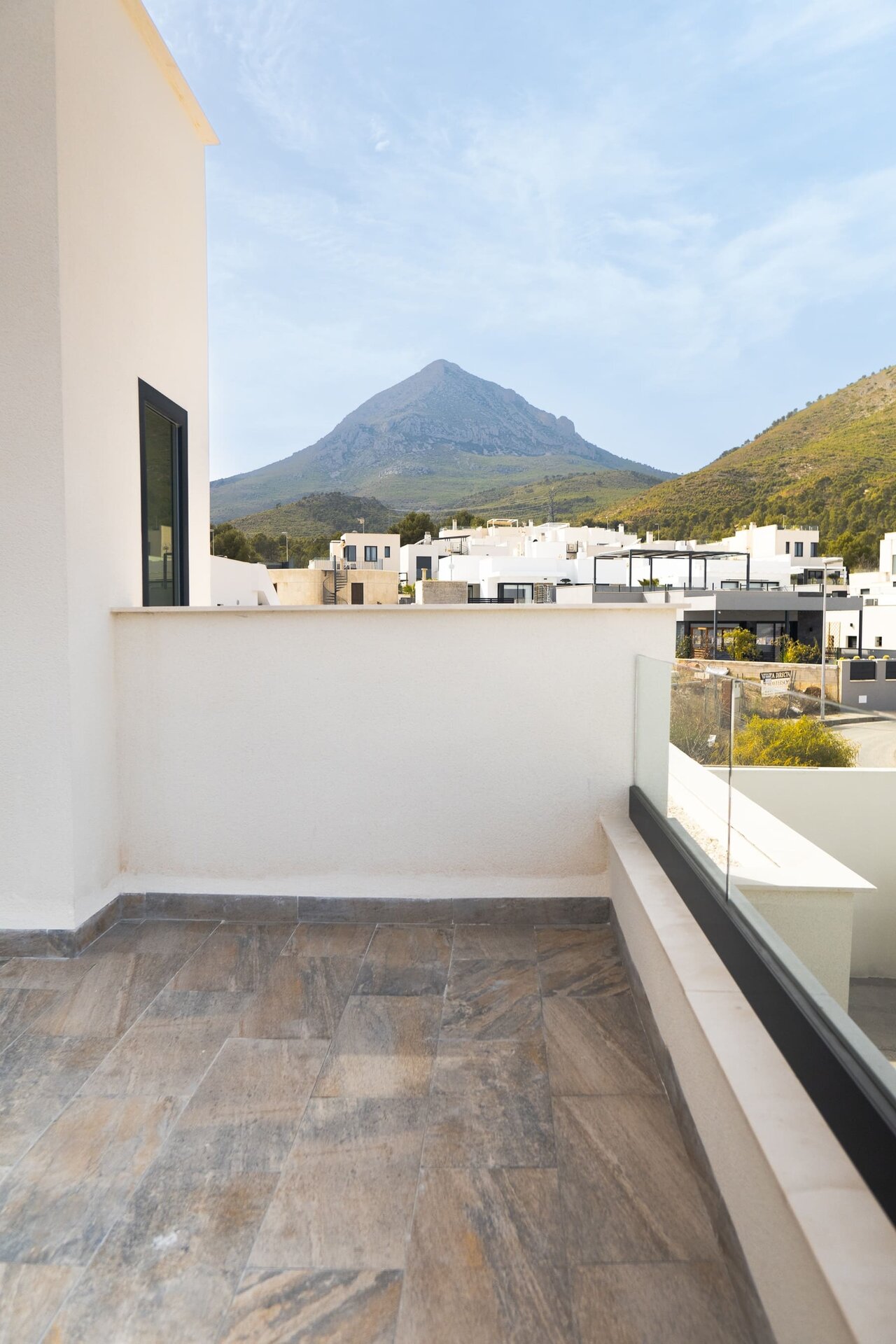 3-Bedroom Detached House in Polop - Image 3