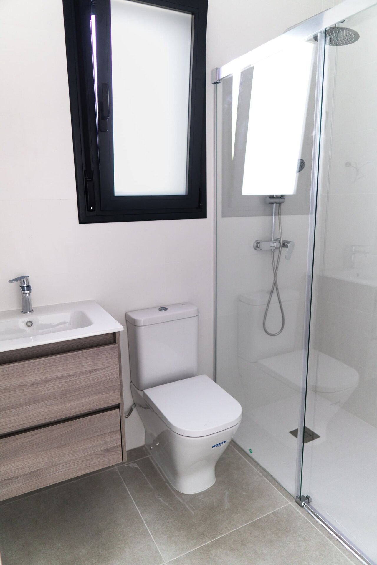 3-Bedroom Detached House in Polop - Image 4