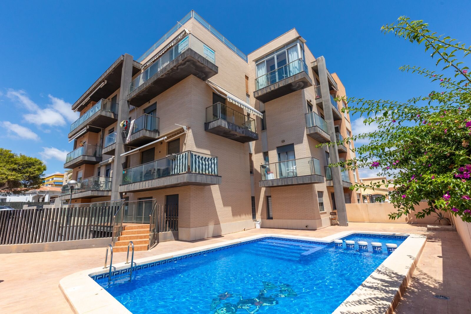 1-Bedroom Apartment in Punta Prima, Torrevieja - Image 1