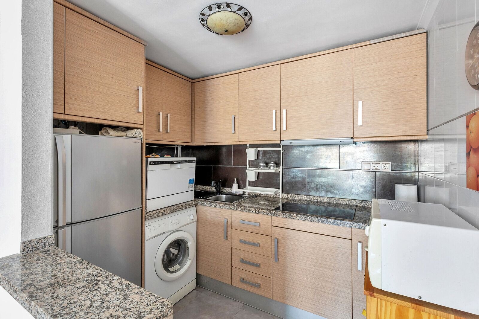 1-Bedroom Apartment in Punta Prima, Torrevieja - Image 12