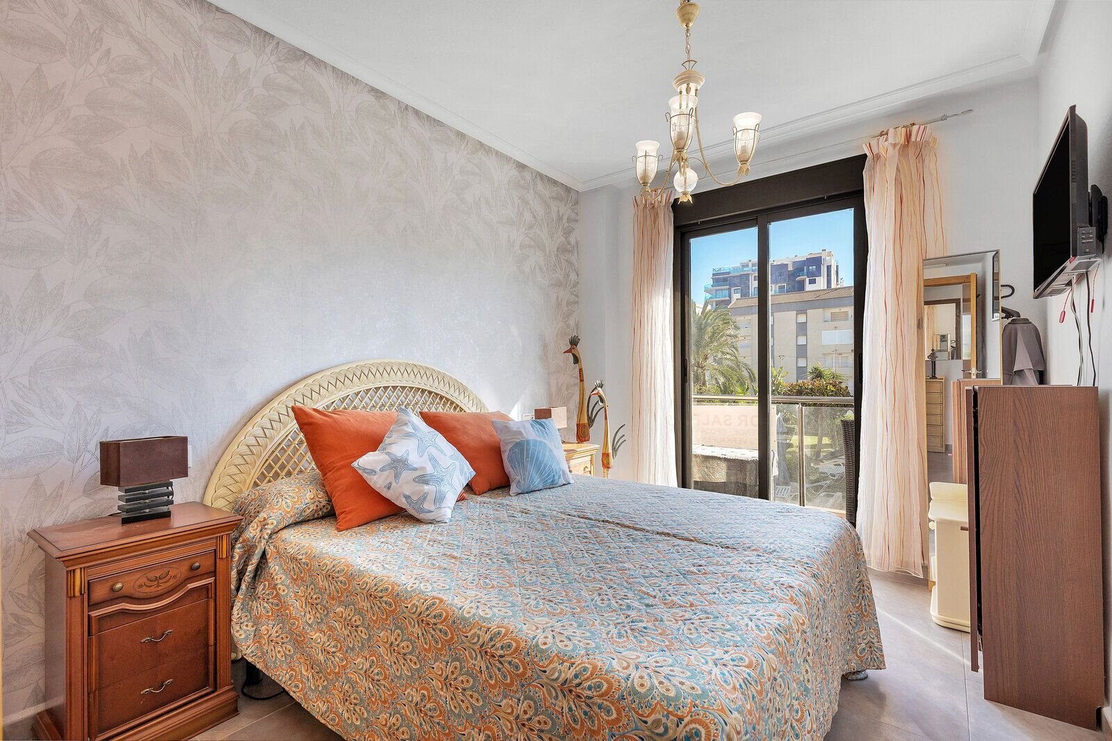 1-Bedroom Apartment in Punta Prima, Torrevieja - Image 14