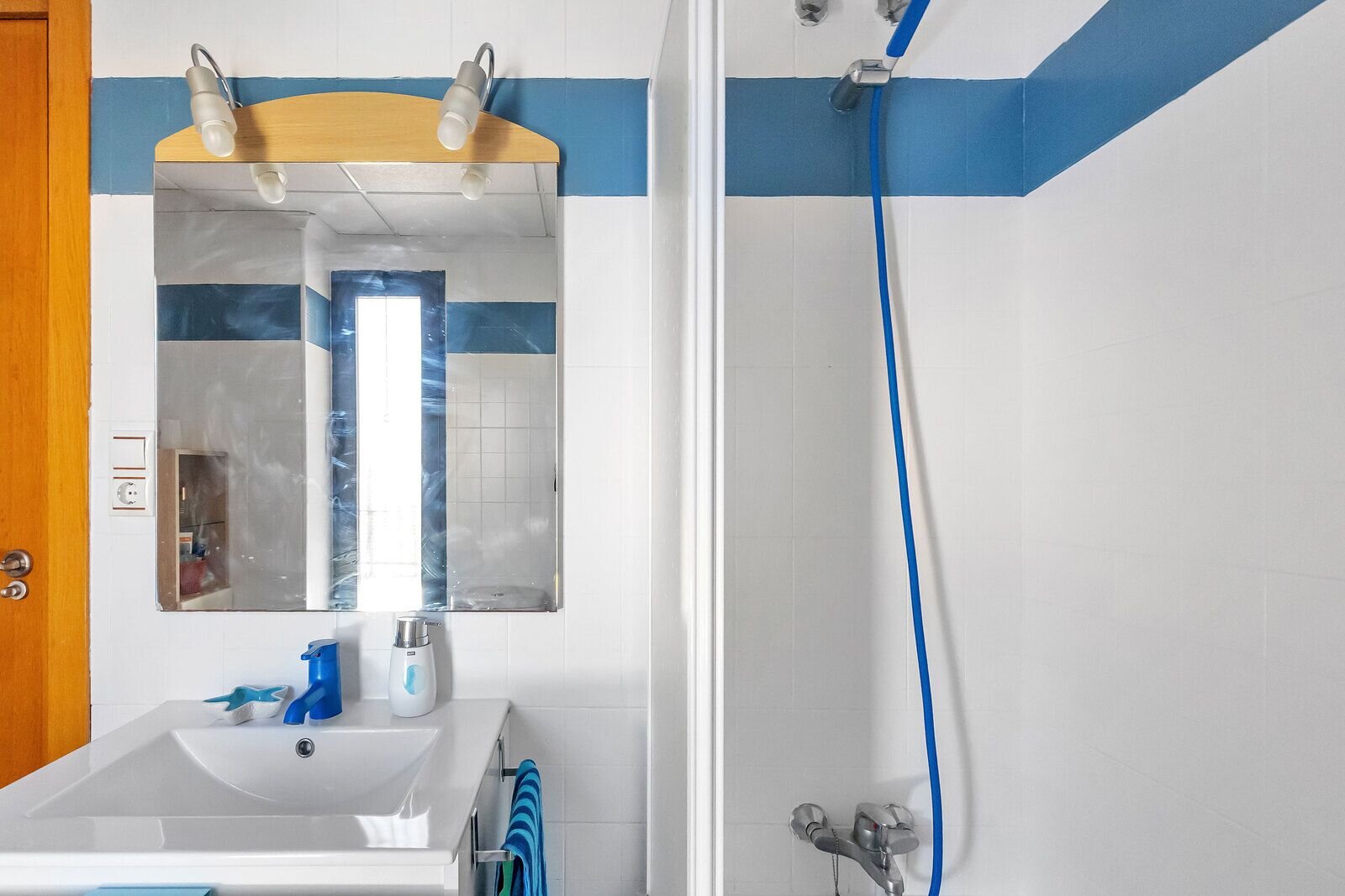 1-Bedroom Apartment in Punta Prima, Torrevieja - Image 17