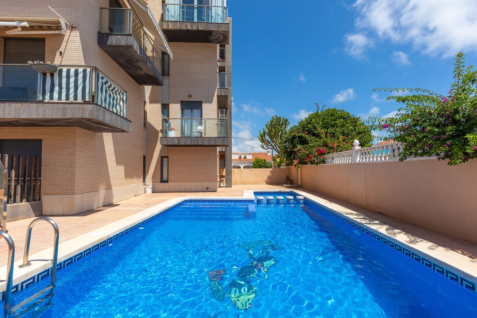 1-Bedroom Apartment in Punta Prima, Torrevieja - Image 20