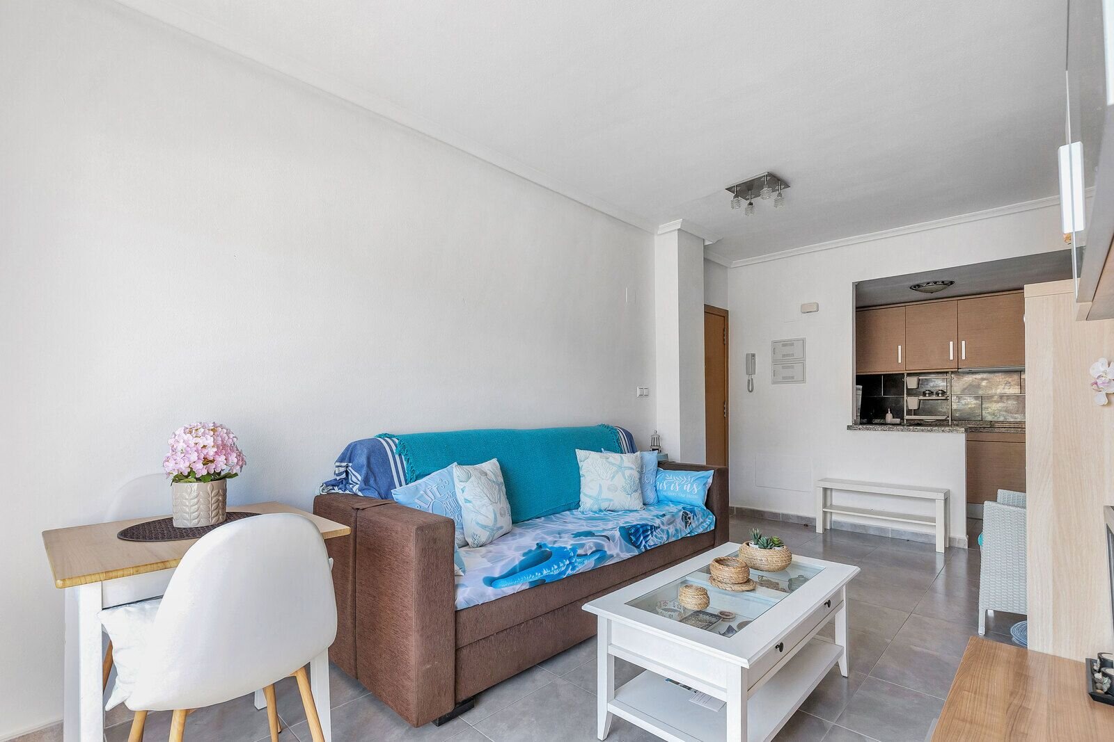 1-Bedroom Apartment in Punta Prima, Torrevieja - Image 5