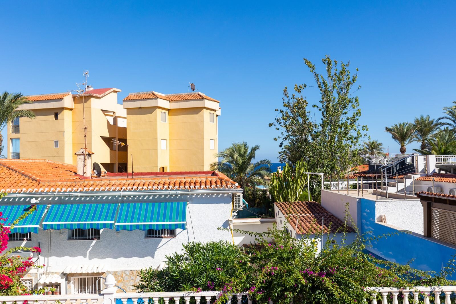 1-Bedroom Apartment in Punta Prima, Torrevieja - Image 9