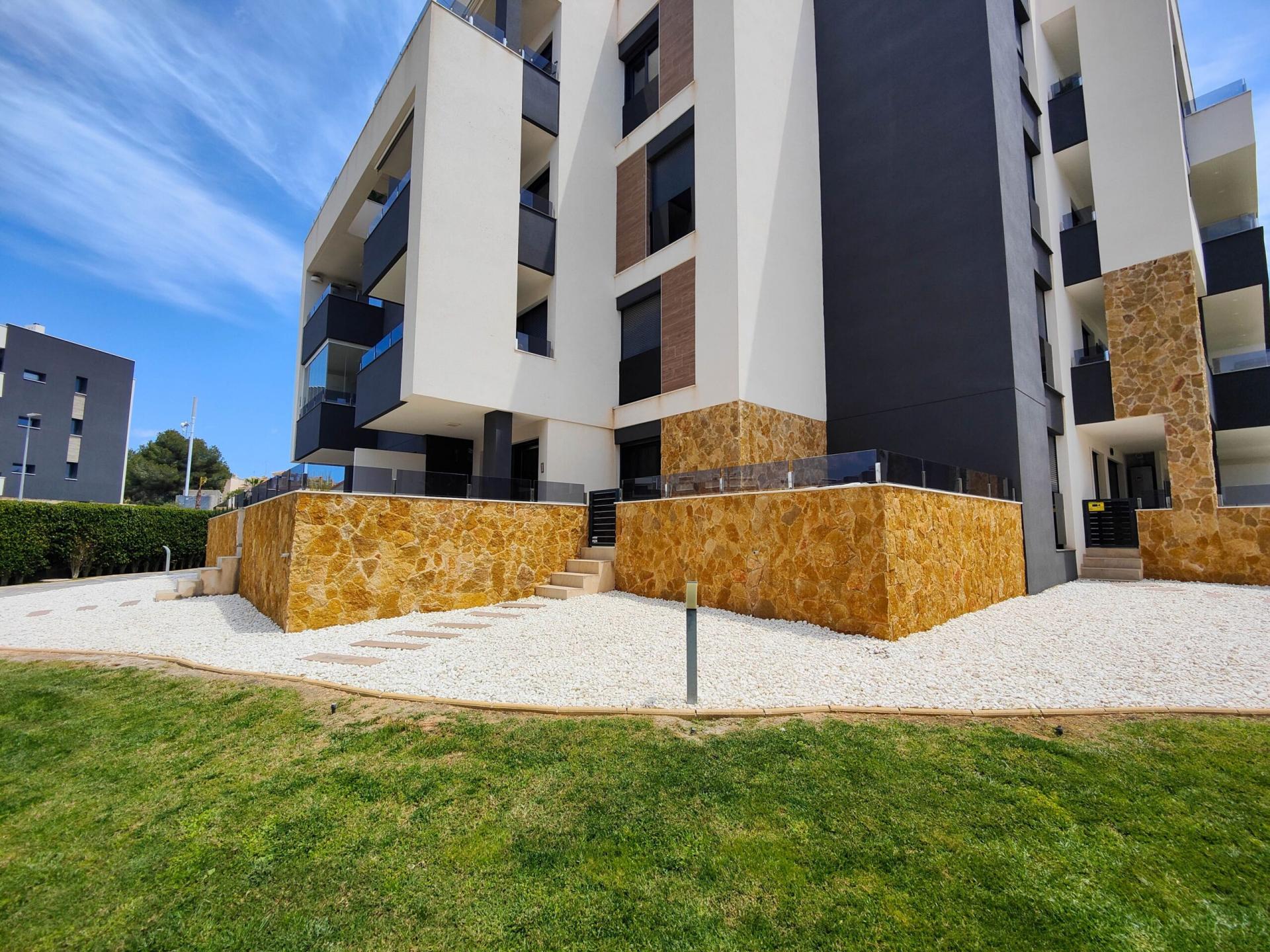 2-Bedroom Apartment in Pau 8, Orihuela Costa - Image 35