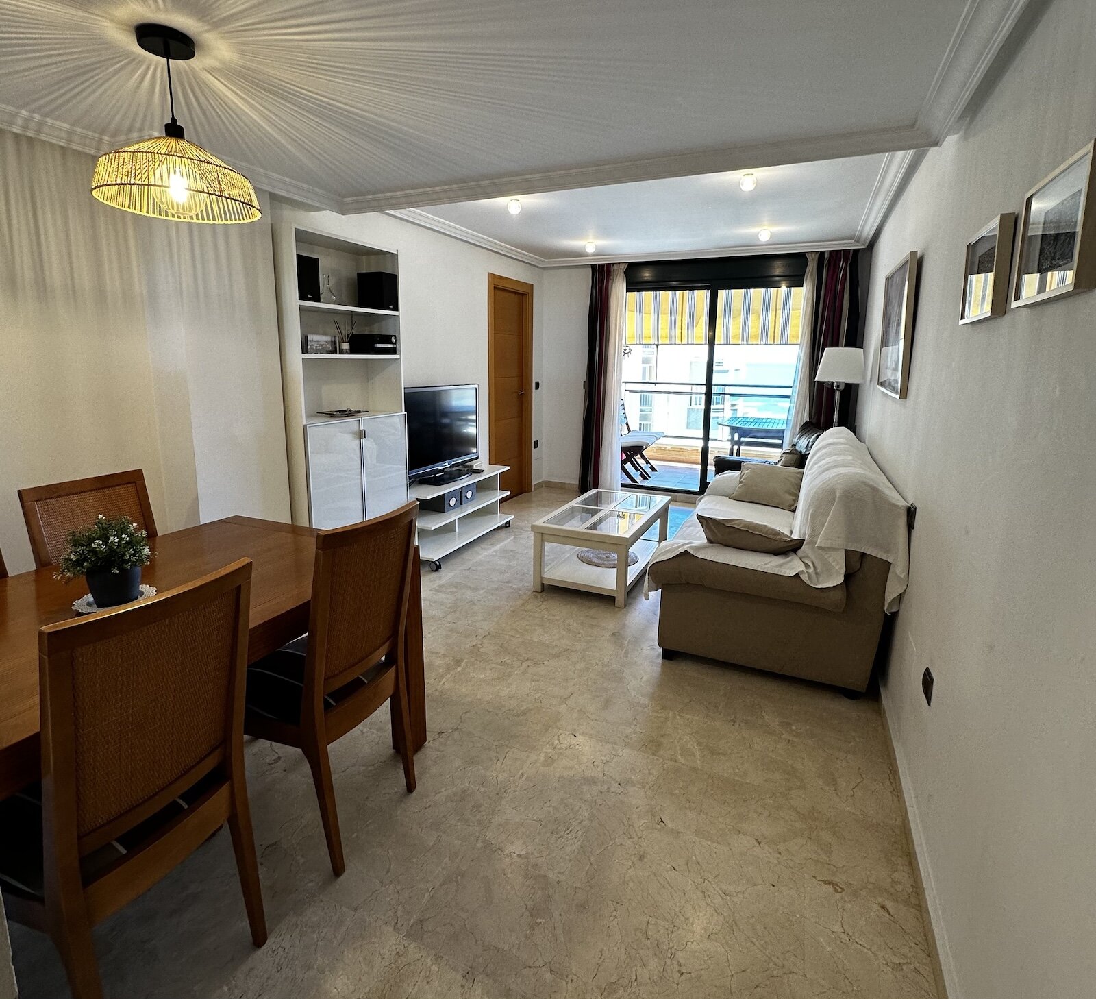 2-Bedroom Apartment in Guardamar del Segura - Image 3
