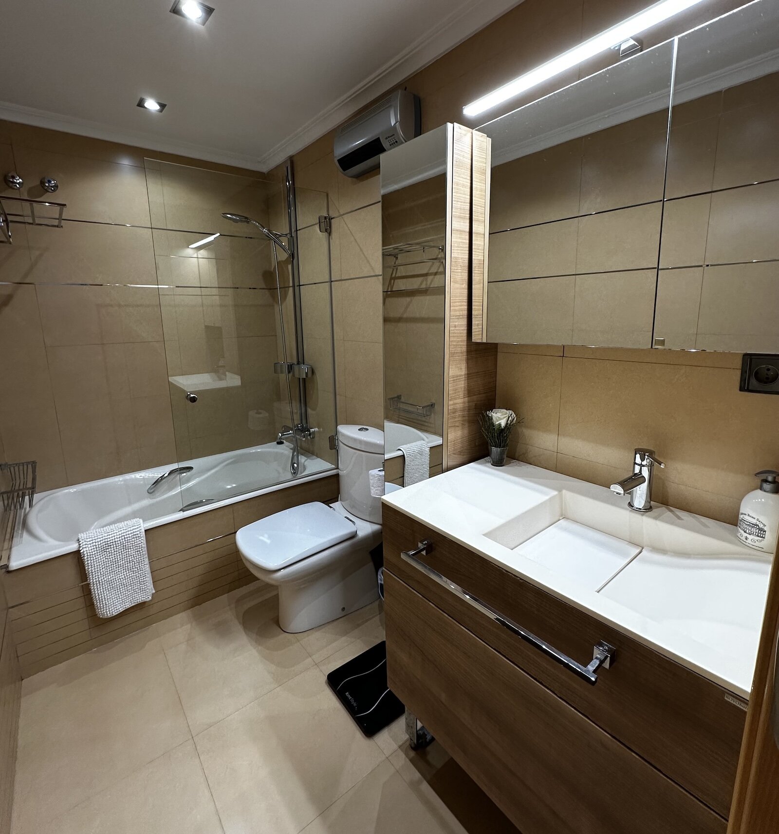 2-Bedroom Apartment in Guardamar del Segura - Image 7