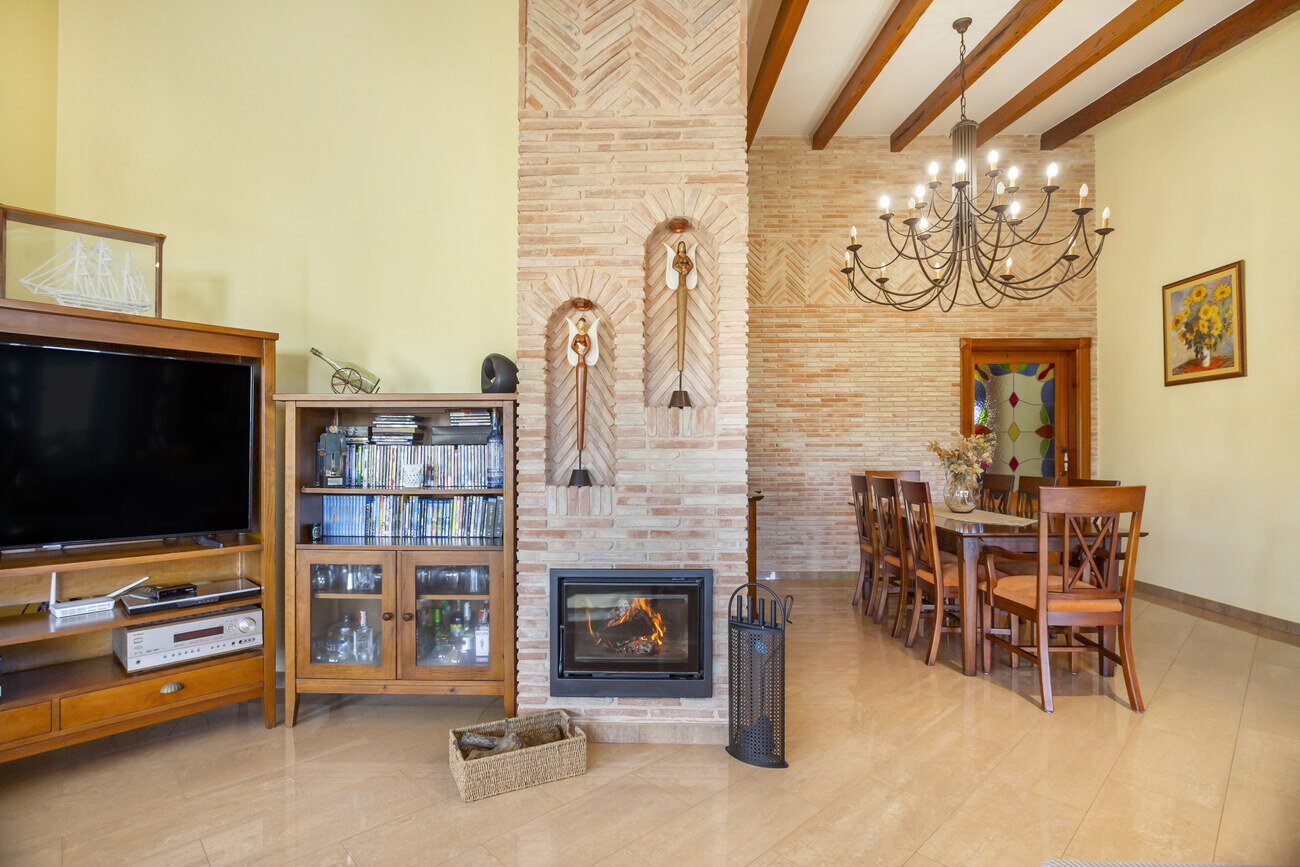 5-Bedroom Villa in Centro, Torrevieja - Image 13