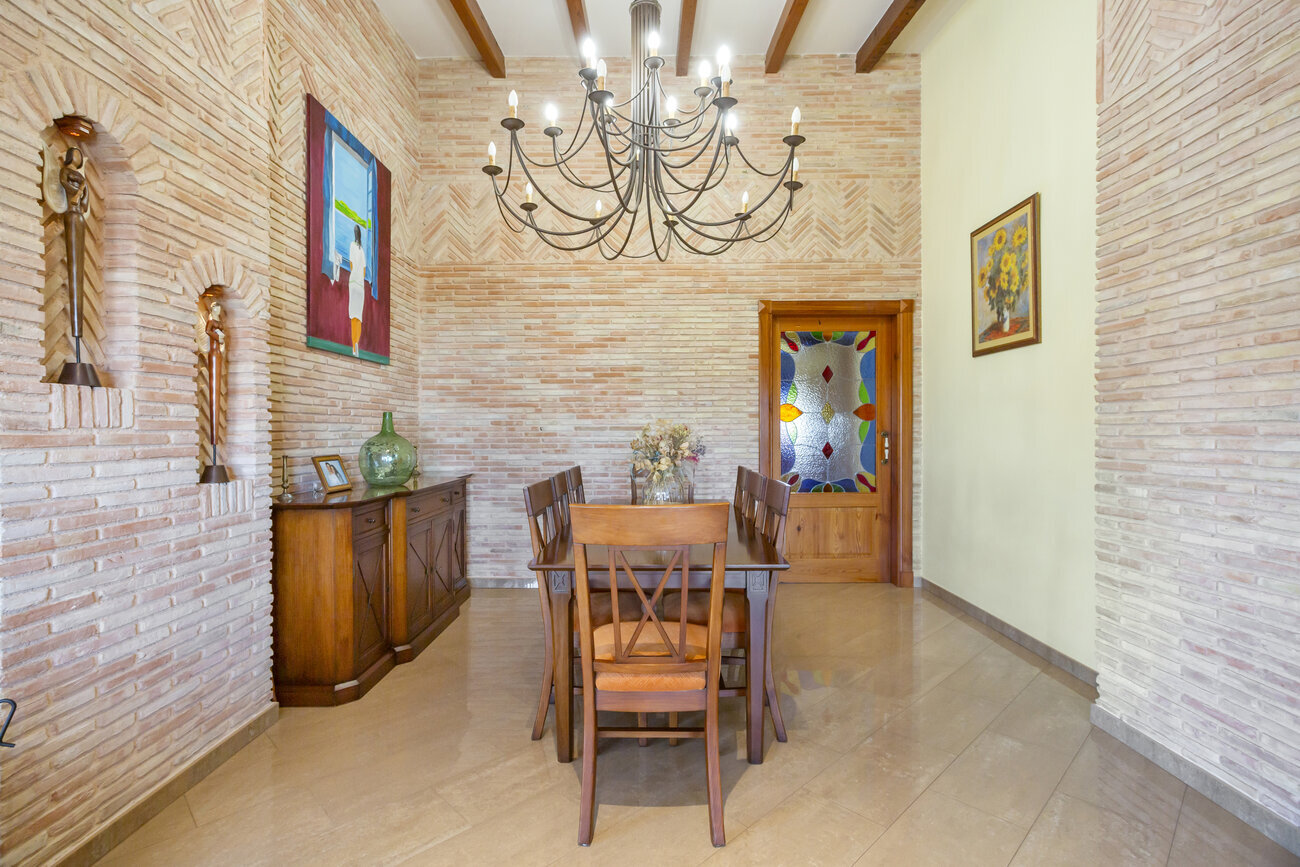 5-Bedroom Villa in Centro, Torrevieja - Image 15