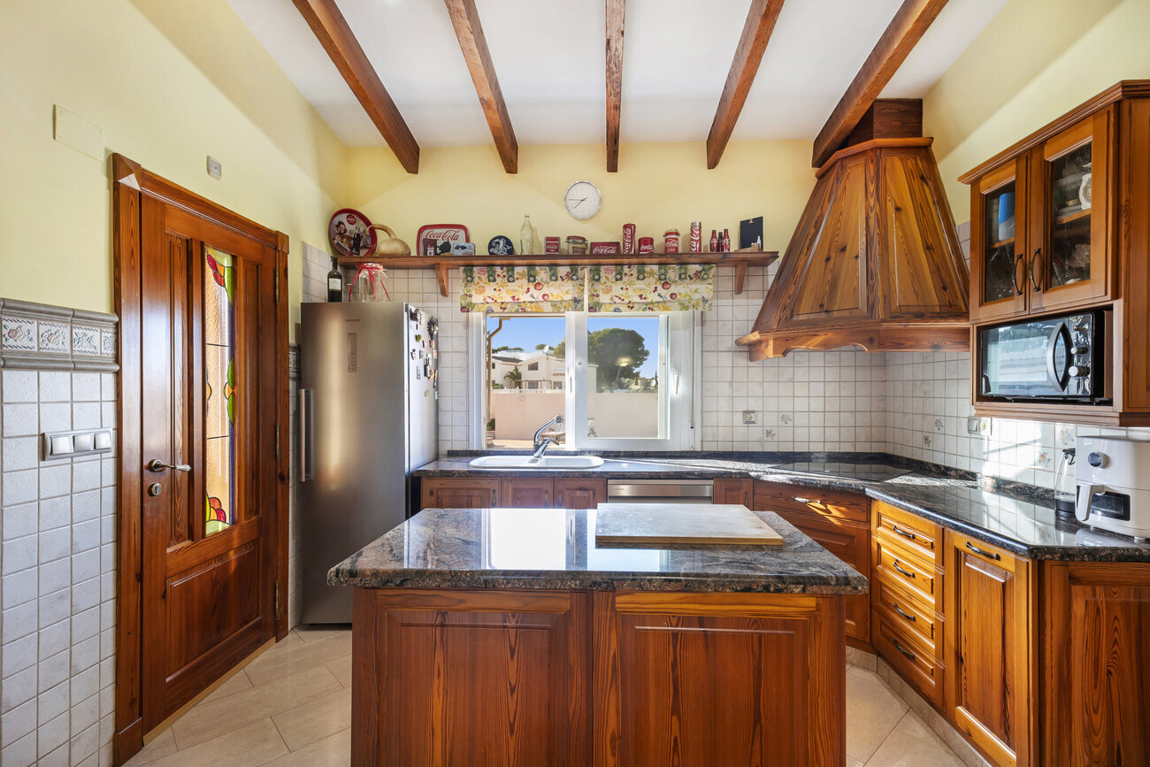 5-Bedroom Villa in Centro, Torrevieja - Image 17