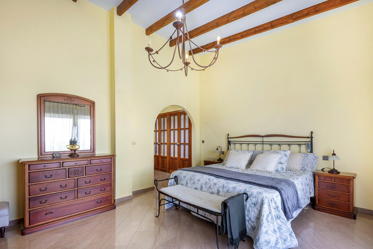 5-Bedroom Villa in Centro, Torrevieja - Image 24