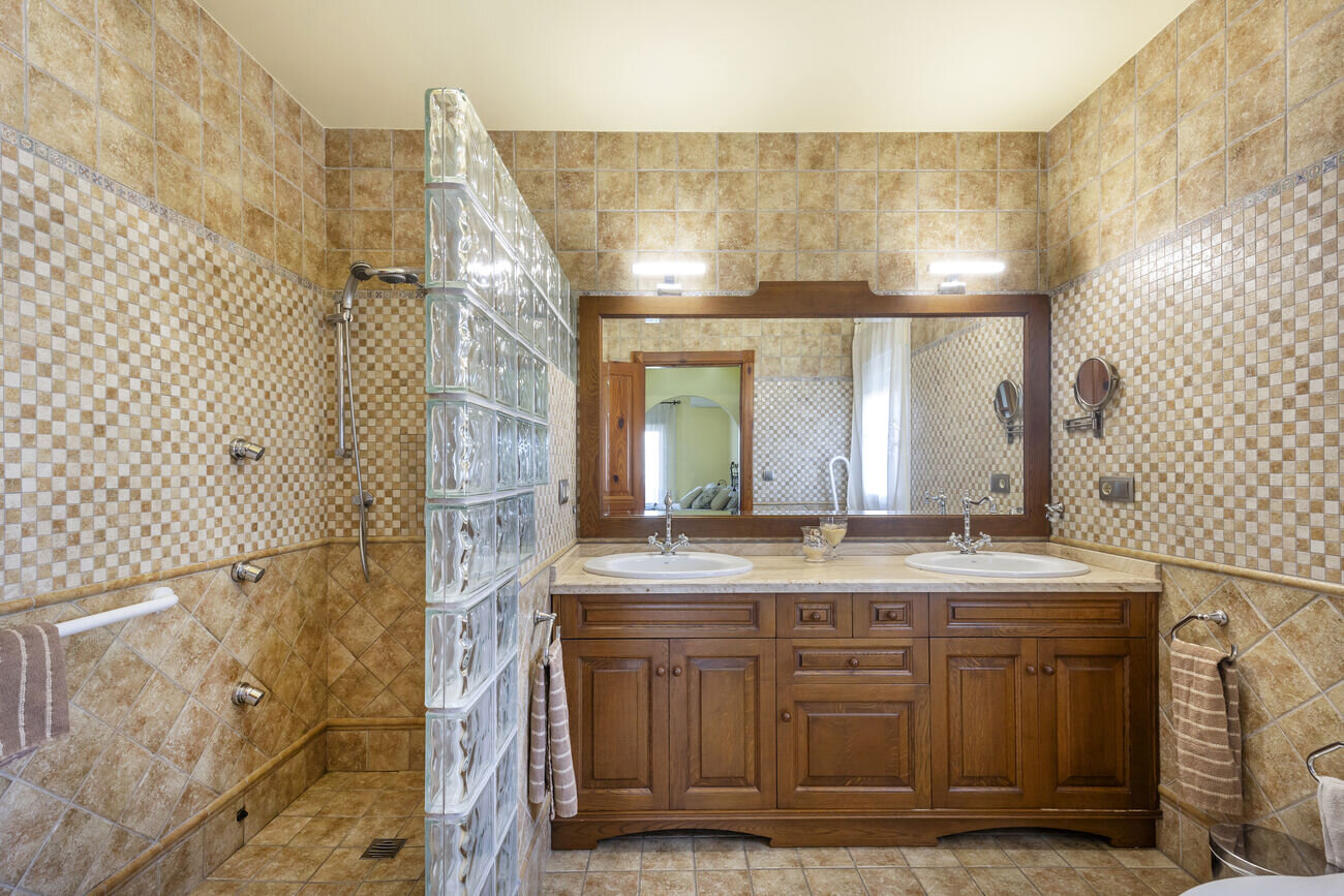 5-Bedroom Villa in Centro, Torrevieja - Image 26