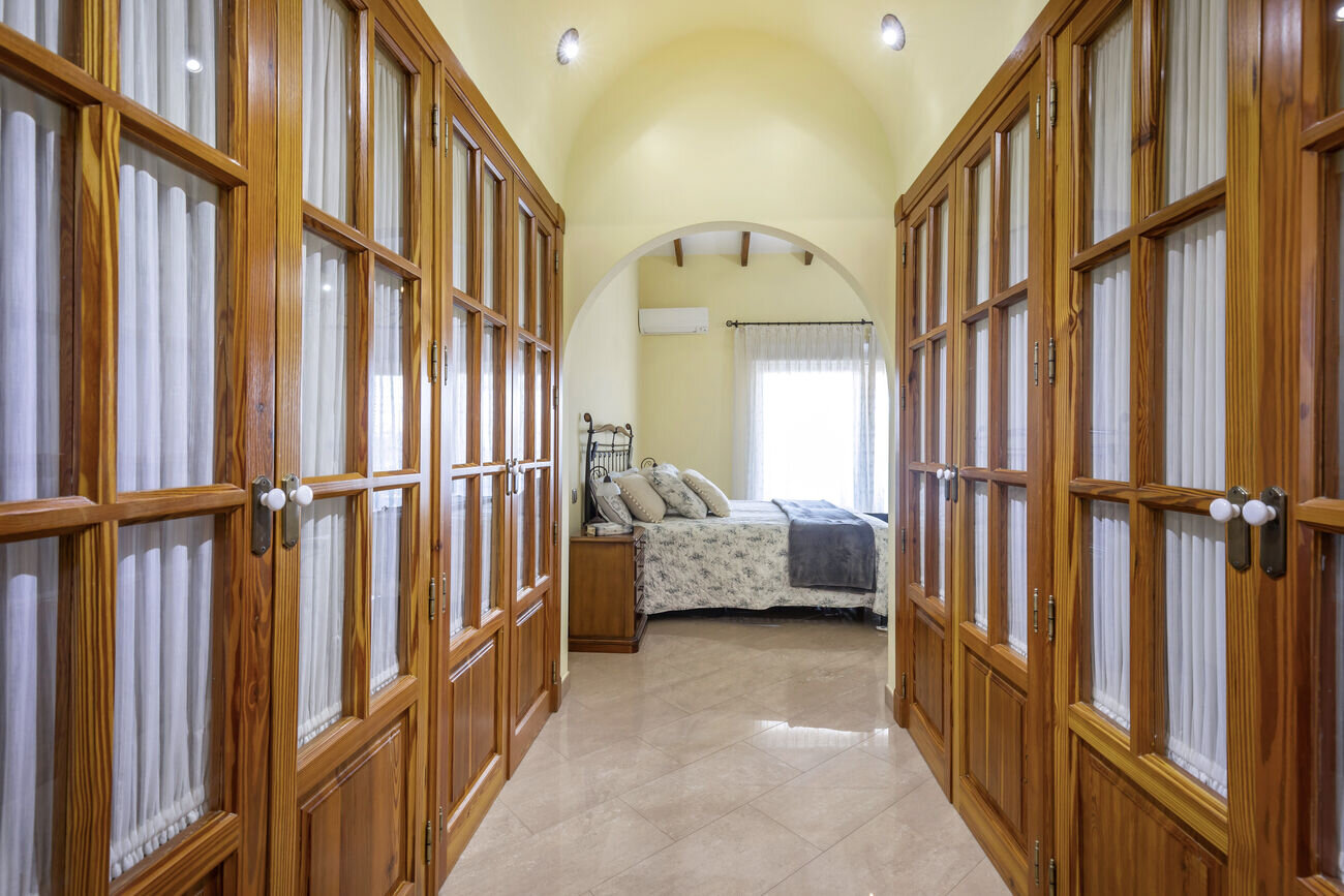 5-Bedroom Villa in Centro, Torrevieja - Image 27