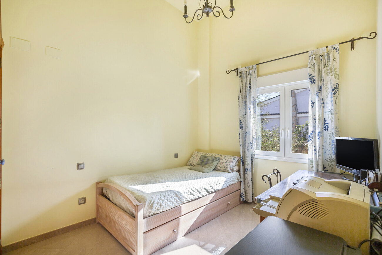 5-Bedroom Villa in Centro, Torrevieja - Image 29