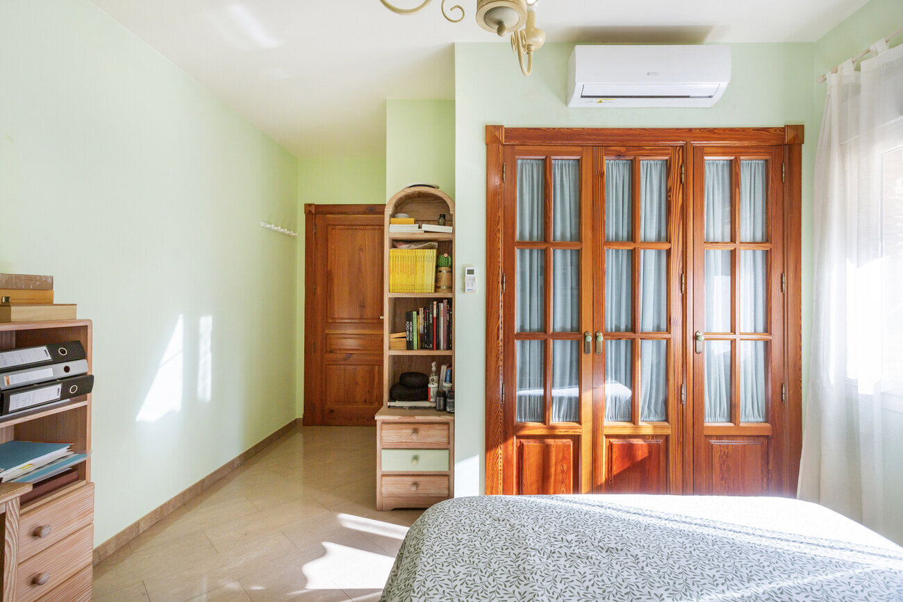 5-Bedroom Villa in Centro, Torrevieja - Image 33