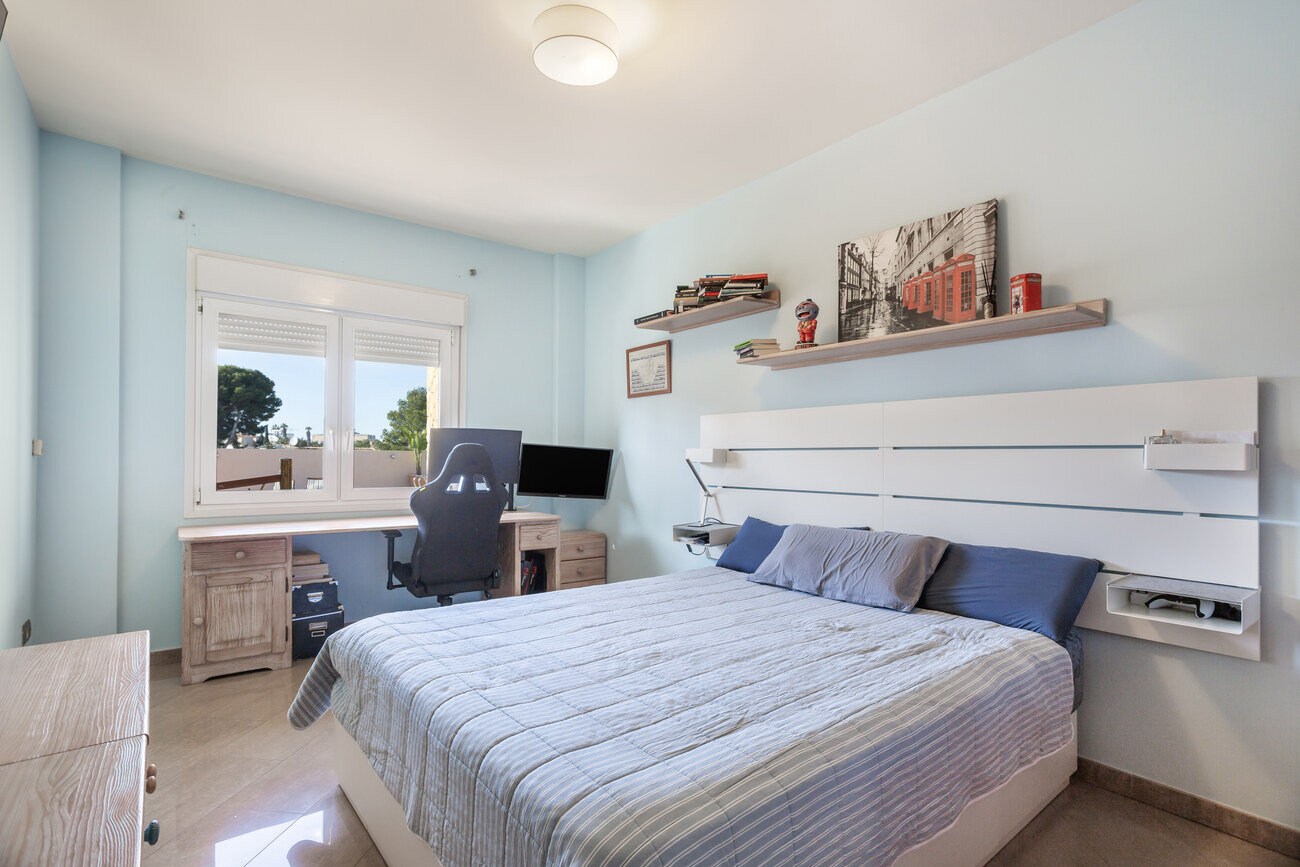 5-Bedroom Villa in Centro, Torrevieja - Image 37