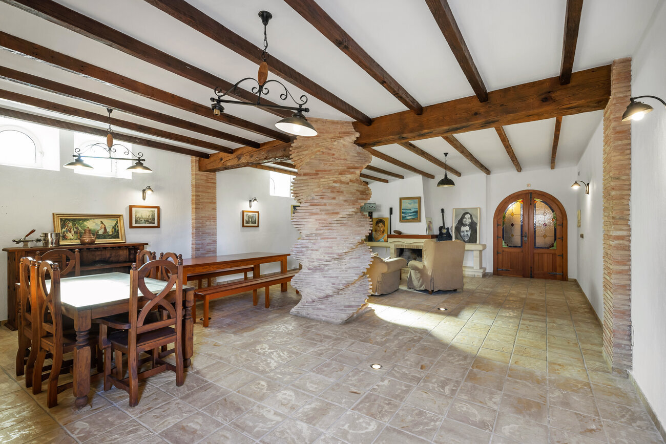 5-Bedroom Villa in Centro, Torrevieja - Image 45