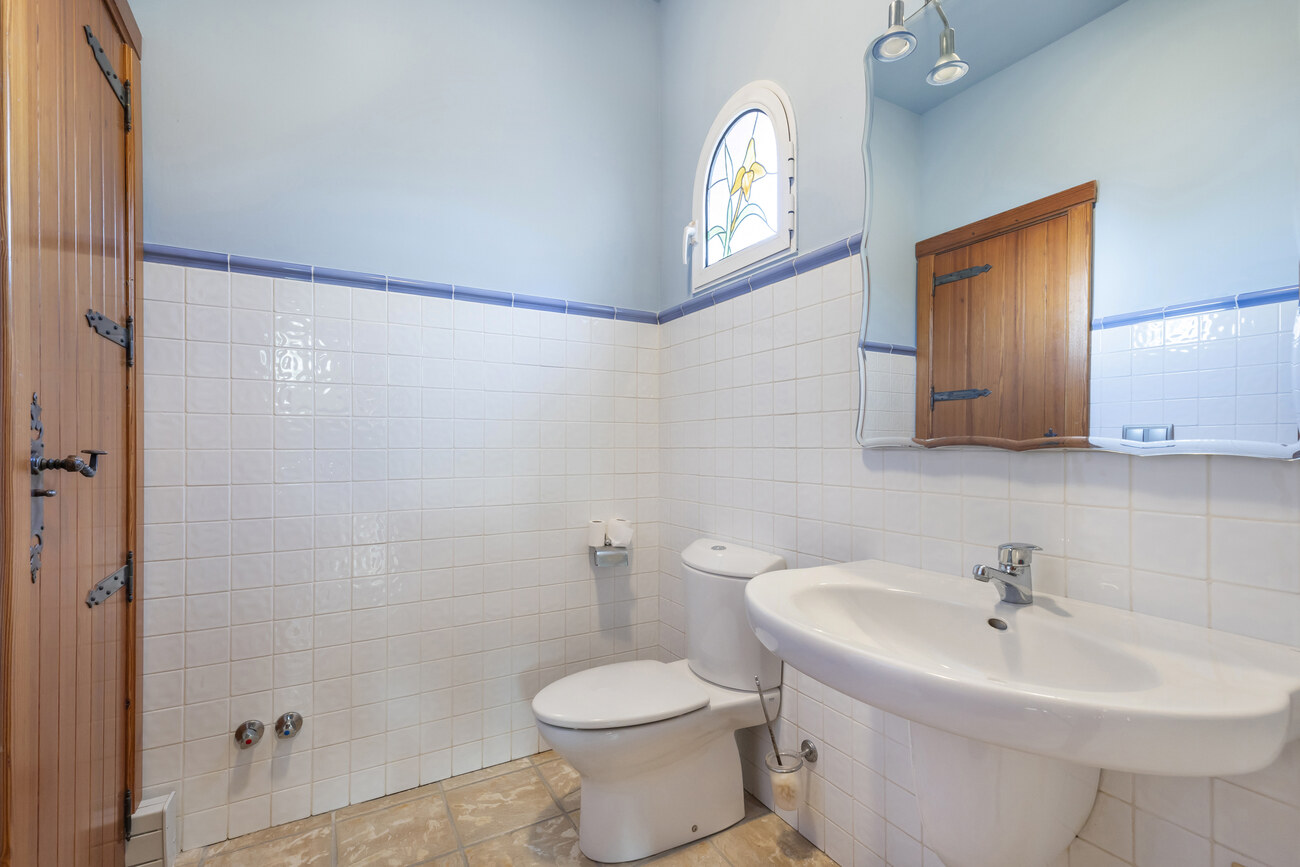 5-Bedroom Villa in Centro, Torrevieja - Image 49