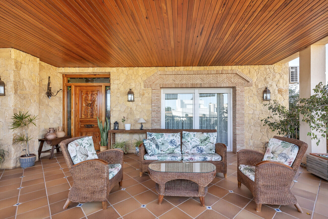 5-Bedroom Villa in Centro, Torrevieja - Image 7