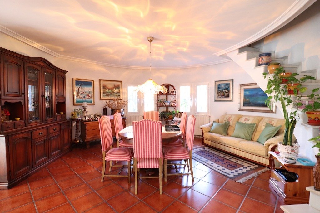 5-Bedroom Villa in  Torrevieja - Image 11