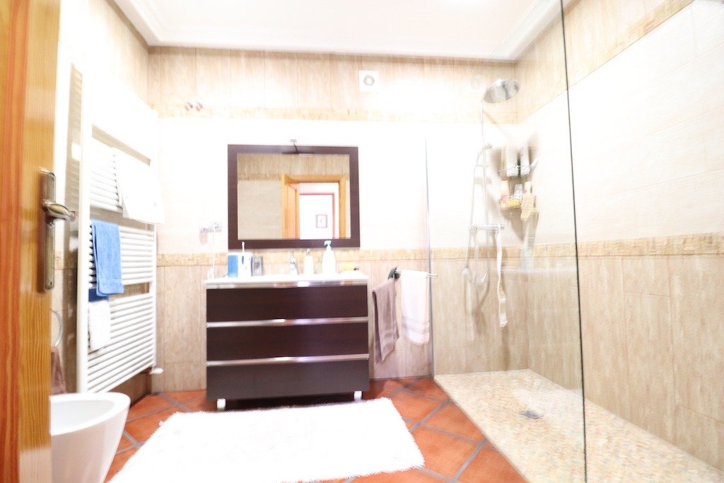 5-Bedroom Villa in  Torrevieja - Image 23