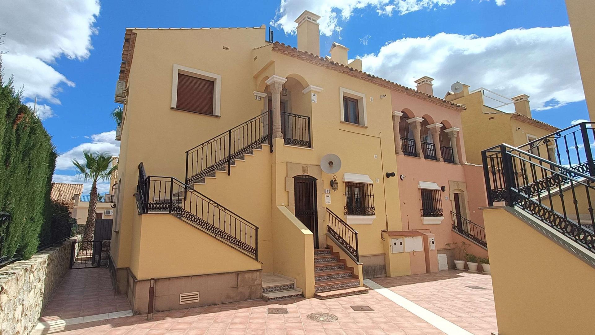 2-Bedroom Apartment in Comunidad Valenciana, Algorfa - Image 1