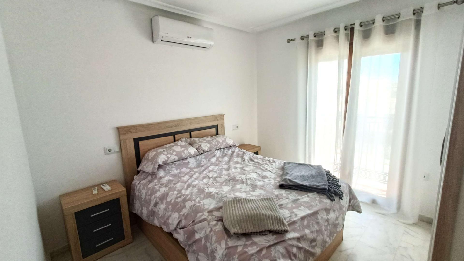 2-Bedroom Apartment in Comunidad Valenciana, Algorfa - Image 12