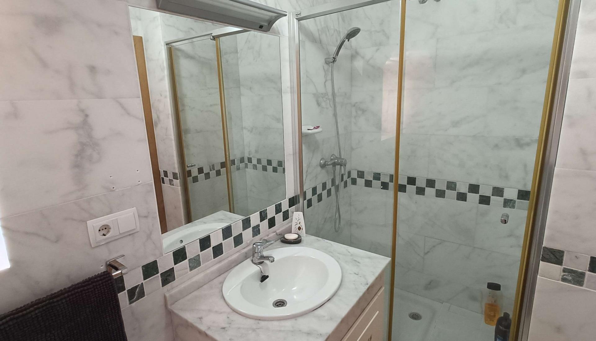 2-Bedroom Apartment in Comunidad Valenciana, Algorfa - Image 16
